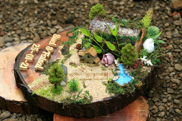 scatola anello artigianale per gioielli regalo, matrimoni e fidanzati con tema di fantasia in miniatura rustico.  - Foto, immagini