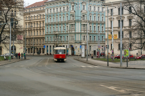 Red tram in old Prague - Fotoğraf, Görsel