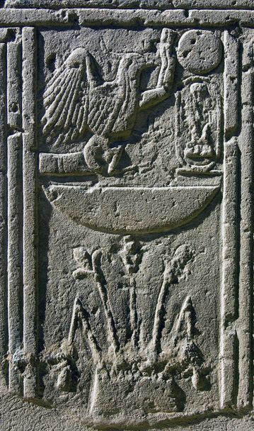 Камінь вирізьбив ієрогліфи в стародавньому егіптському храмі Сеті I. Західний берег ріки Ніл у Луксорі (Єгипет).. - Фото, зображення
