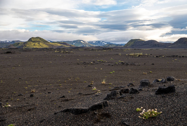 sötét láva sivatag - nagy mérvű Izlandon felföld - Fotó, kép