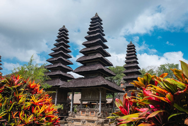 taman ayun templo pagodas, bali, indonesia - Foto, imagen