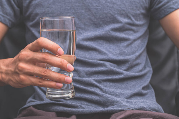 Drink schoon water voor de gezondheid - Foto, afbeelding