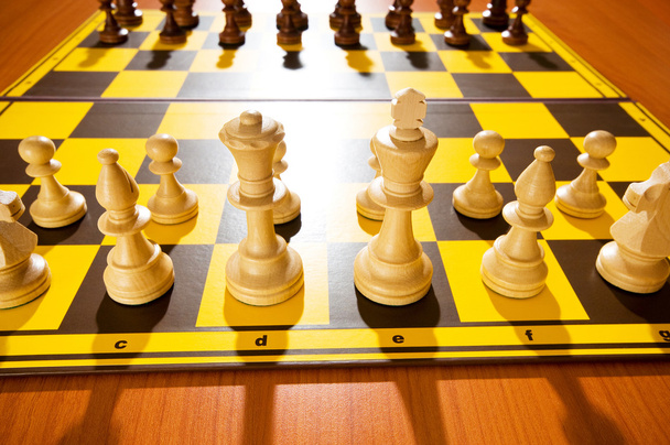 sada Šachové figury na hrací desce - Fotografie, Obrázek