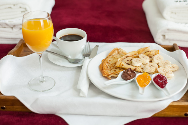 Tray with breakfast food - Foto, Bild