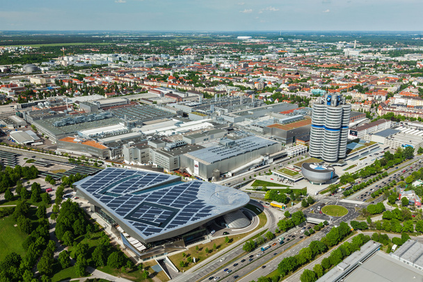 Vista aérea del Museo BMW y BWM Welt y Munich
 - Foto, imagen
