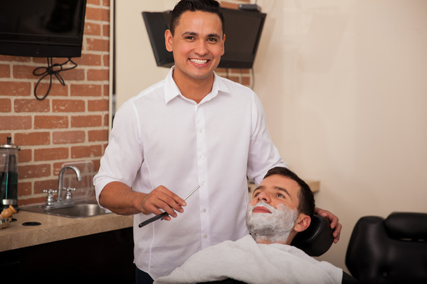 Happy barber ready to shave - 写真・画像