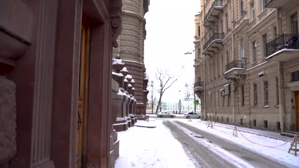 Winter snow-covered streets of St. Petersburg, falling snow - Footage, Video