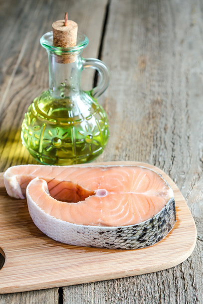 Їжа з ненасиченими жирами лосось та оливкова олія
 - Фото, зображення