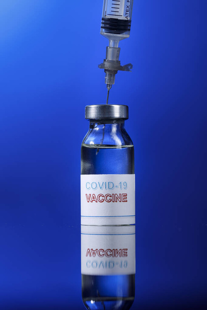 coronavirus covid - 19 vakcina. orvosi vakcina koncepciója.  - Fotó, kép