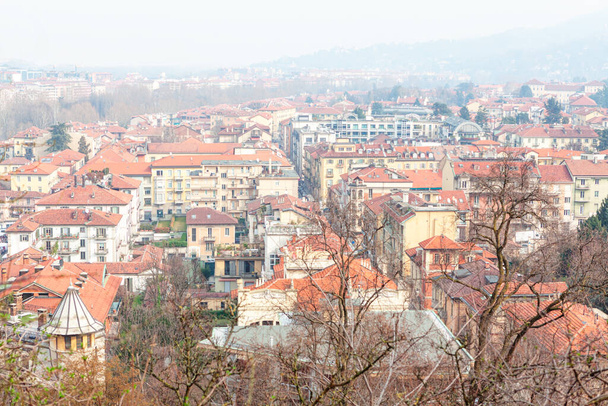 Torino yerleşim bölgesi, ev ve cadde manzarası  - Fotoğraf, Görsel