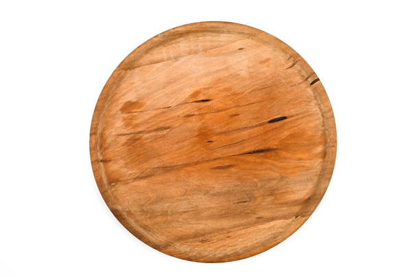 Bandeja redonda de madera sobre fondo blanco aislado. Foto de alta calidad - Foto, imagen