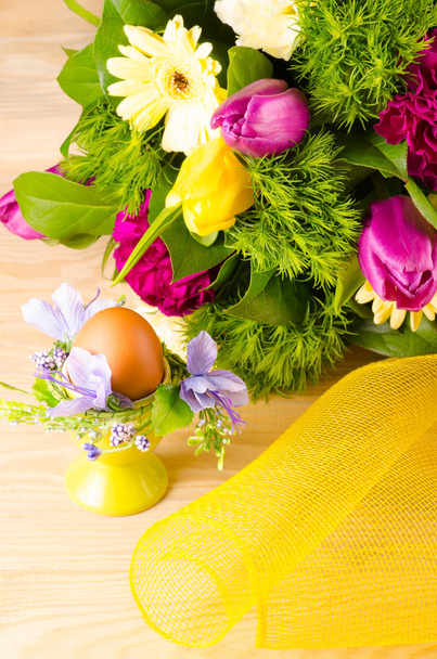 Œuf de Pâques avec fleurs
 - Photo, image