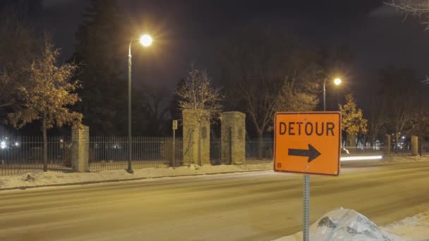 Kapalı Açı Uzun Maruz Kalma Gecesi Yolu ve Şehir Trafiği Tabelasının Çekimi - Video, Çekim