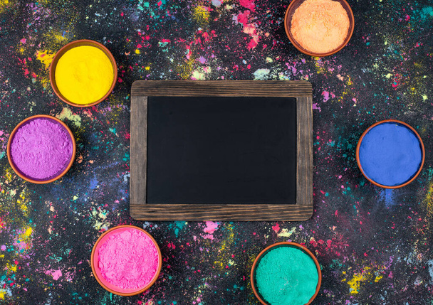 Pigmenti gulali per Holi festival dei colori - Foto, immagini