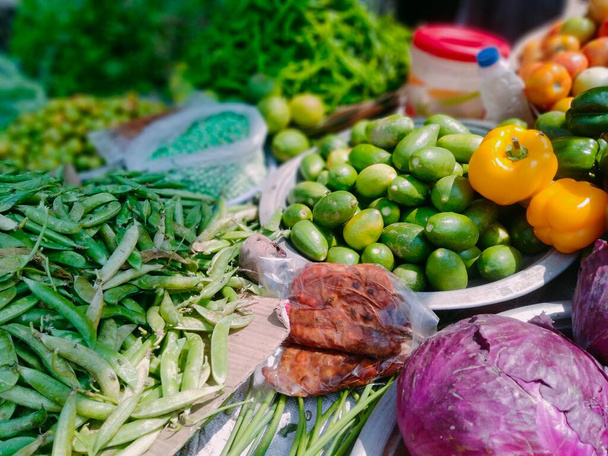Λαχανικά ονόματα, Λαχανικά του Μπαγκλαντές, Λαχανικά όνομα στα αγγλικά, Φρούτα, Φυτικές λίστες, Φυτικές φωτογραφίες, Φυτικές συνταγές, Πράσινο και κόκκινο υγιεινά τρόφιμα - Φωτογραφία, εικόνα