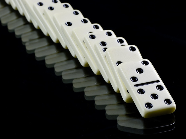 Domino tegels op zwart - Foto, afbeelding