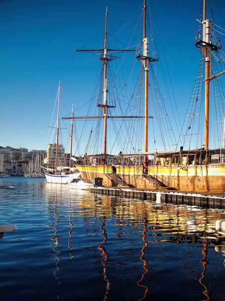 Яхт-порт в Марселе, Франция
 - Фото, изображение