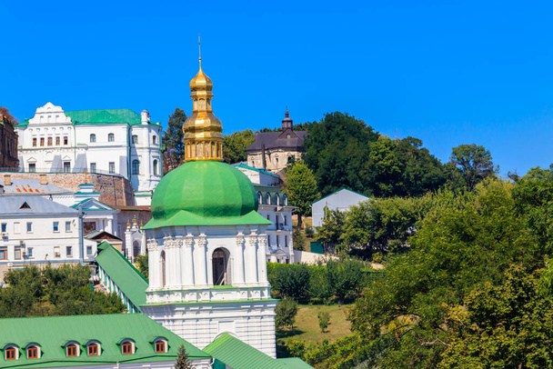 Veduta del Kiev Pechersk Lavra, noto anche come il Monastero delle Grotte di Kiev in Ucraina - Foto, immagini