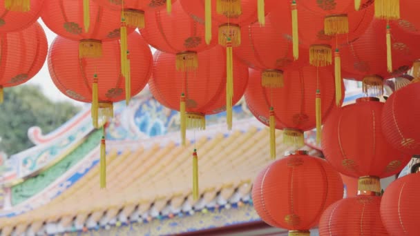 Παραδοσιακά κινέζικα φανάρια του νέου έτους στην περιοχή chinatown. - Πλάνα, βίντεο