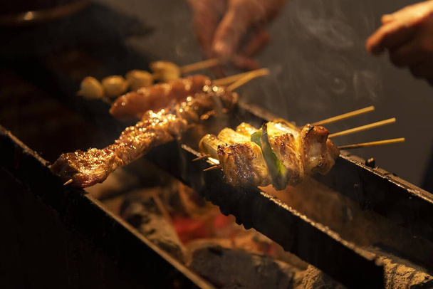 Paista ja syö tuoretta ja herkullista japanilaista kanaa - Valokuva, kuva