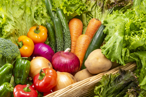 Frisches und leckeres nahrhaftes Gemüse - Foto, Bild