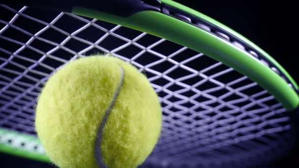 Ball and Racquet rotaiting, close-up - Záběry, video