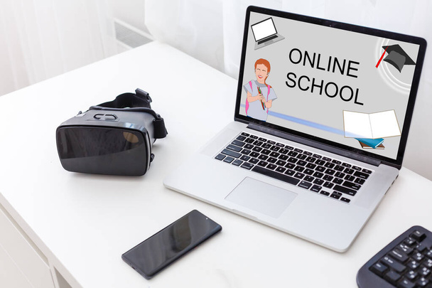 concetto di e-learning: scuola online su schermo portatile. La grafica dello schermo è composta. - Foto, immagini