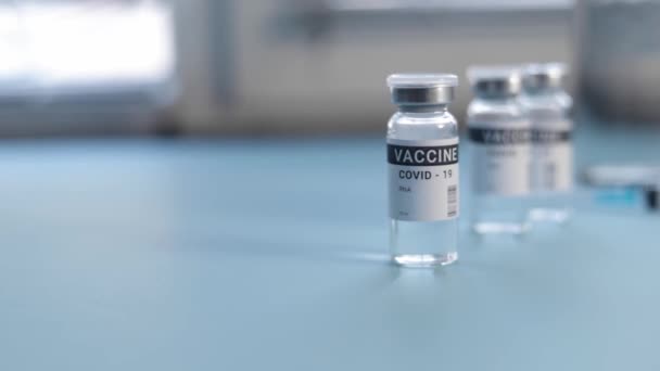 coronavírus vacina conceito notas de dólar voar, caro - Filmagem, Vídeo