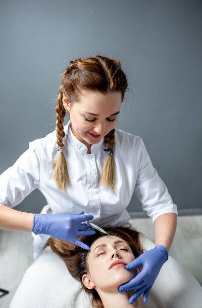 professional model in barber shop, woman in the salon - Photo, Image