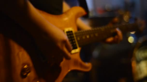 A guitarra
 - Filmagem, Vídeo
