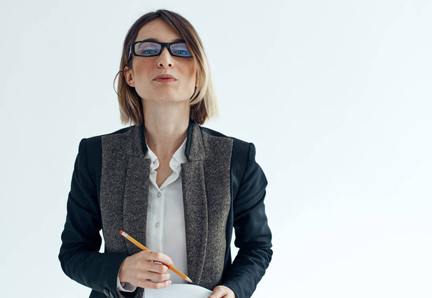 Mujer de negocios secretaria psicólogo documentos gafas traje - Foto, Imagen