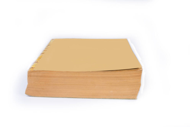 Телефонная книга желтых страниц на белом фоне - Фото, изображение