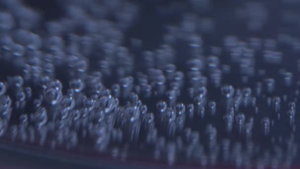 Makro widok ujęcia z wrzącej wody - Materiał filmowy, wideo