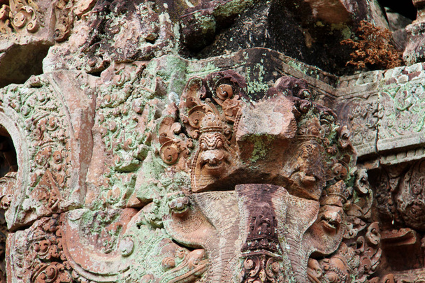 Wspaniałe szczegóły hinduskiej świątyni w Banteay Srei, Kambodża  - Zdjęcie, obraz