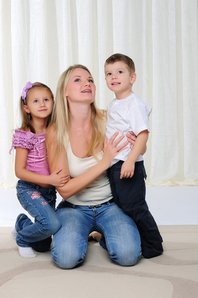 Young mother, her daughter and son - Foto, Bild