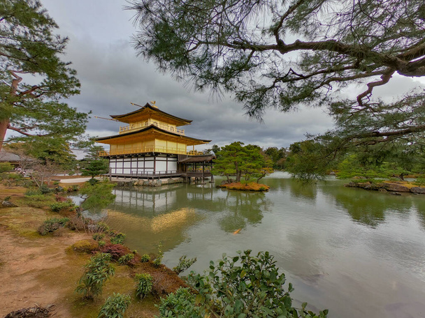 Japanin kultainen temppeli - Valokuva, kuva