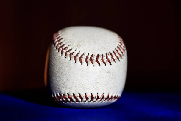  Мяч для практики бейсбола, кожаная обложка - Фото, изображение