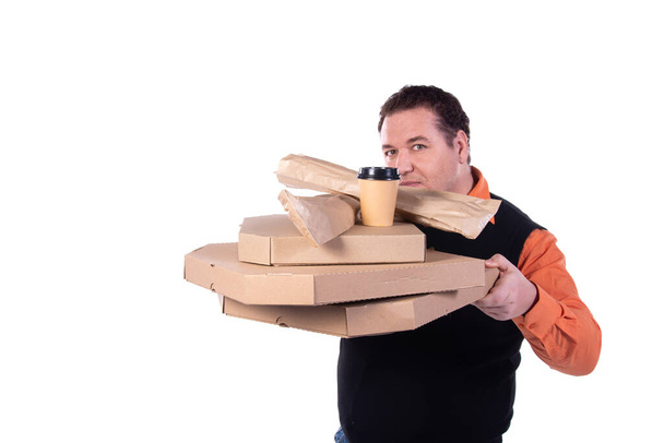 Hombre gordo divertido y cajas de pizza. - Foto, imagen
