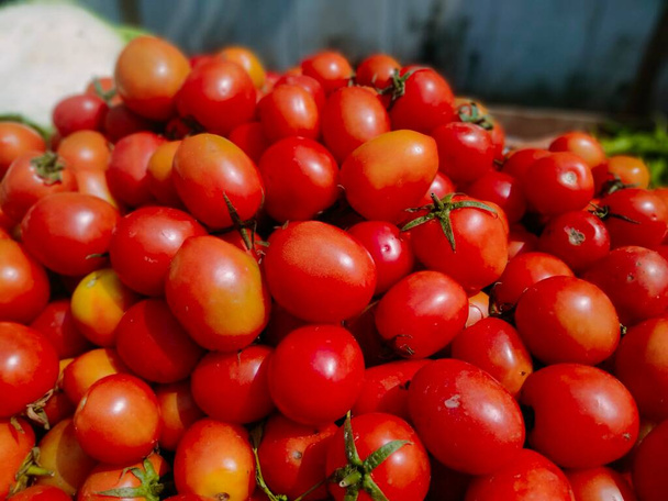 tomatoes nutrition, tomato benefits, eating raw tomatoes, tomato benefits for skin, benefits of eating raw tomatoes, tomato plant, what is good for tomatoes, tomatoes good or bad for you, - Photo, Image
