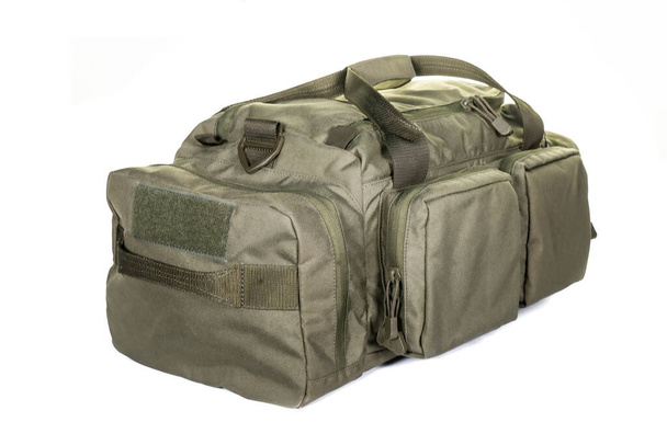 Tasche im militärischen Stil. Isoliert auf weiß. Canvas-Rucksack Vorderansicht der modernen wasserdichten Camping Traveler Back Pack Bag mit Schultergurten und Haul Loop "" - Foto, Bild