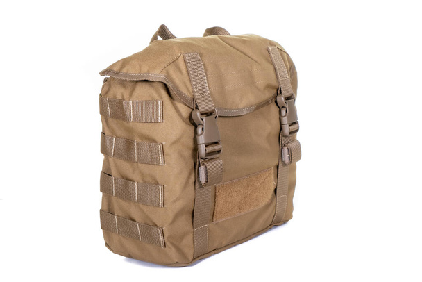 petit sac à dos de combat armée isolé fond blanc, plan studio - Photo, image