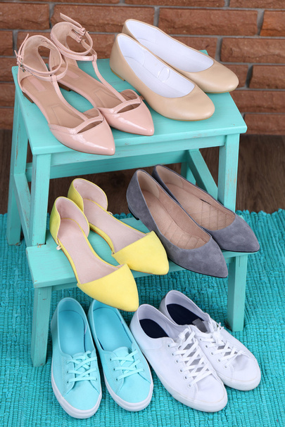 Shoe shelf with women shoes - Фото, изображение