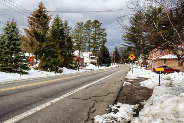 Silnice v Hamilton County v Adirondack State Park v zimě - Fotografie, Obrázek