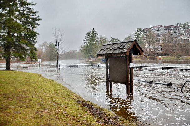 Bahar Tufanı Bracebridge, Ontario, Kanada, 2019 - Fotoğraf, Görsel