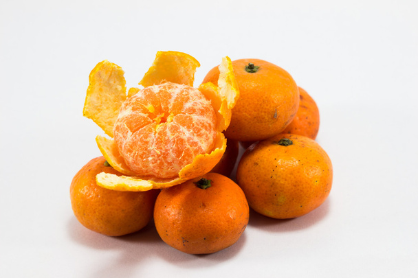 pomarańczowy z rynku na białym tle - Zdjęcie, obraz
