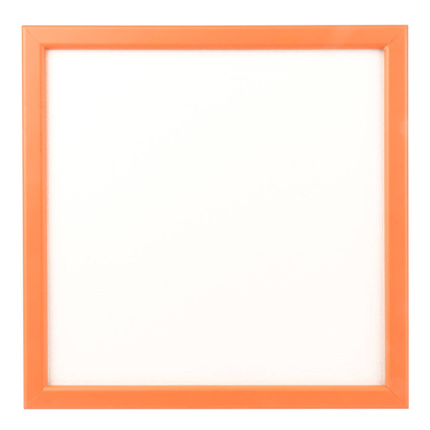 Cornice quadrata in legno arancione per immagine vuota isolata su sfondo bianco                              - Foto, immagini