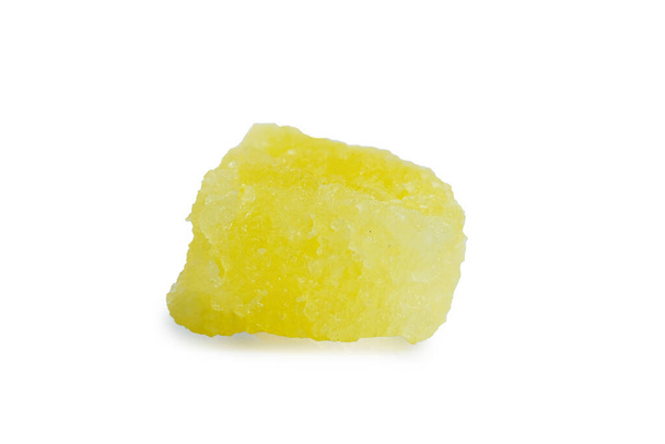 pedaços de rocha de açúcar cristal isolado em fundo branco com iluminação estúdio - Foto, Imagem