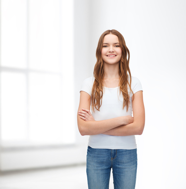 Smiling teenager in blank white t-shirt - Fotoğraf, Görsel