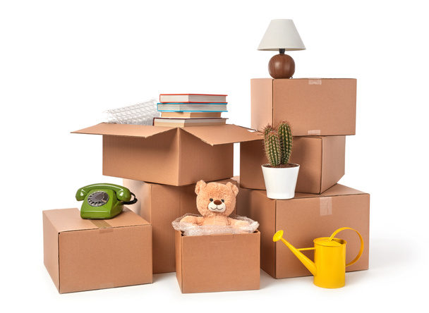 Lepenkové krabice s domácími potřebami - Fotografie, Obrázek