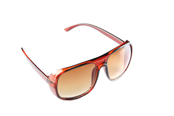 крупним планом коричневі сонцезахисні окуляри ізольовані
. - Фото, зображення